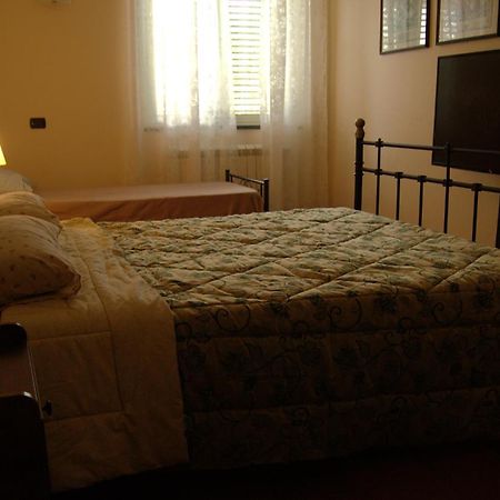 A Nespulara Bed and Breakfast Galati Marina Exteriör bild