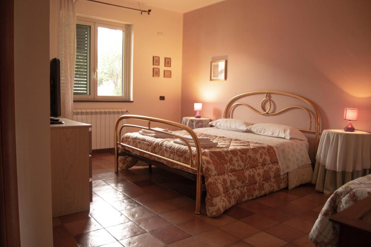 A Nespulara Bed and Breakfast Galati Marina Exteriör bild