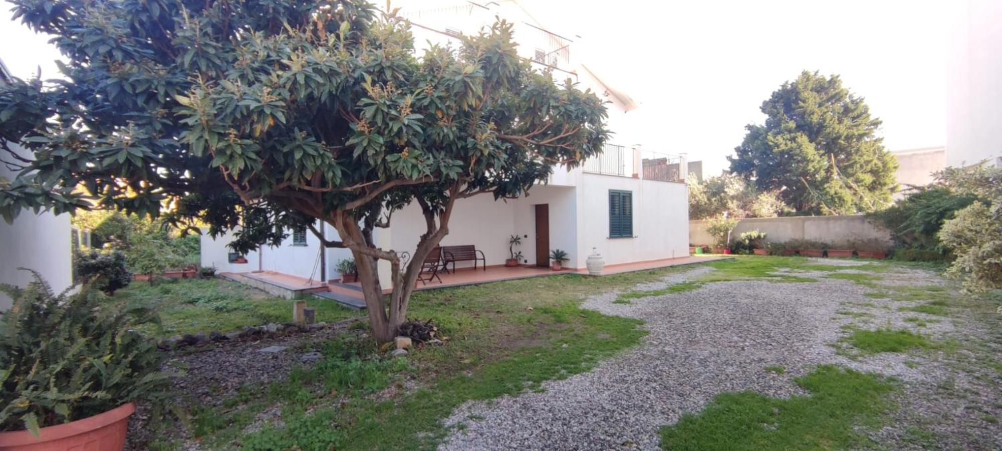 A Nespulara Bed and Breakfast Galati Marina Exteriör bild