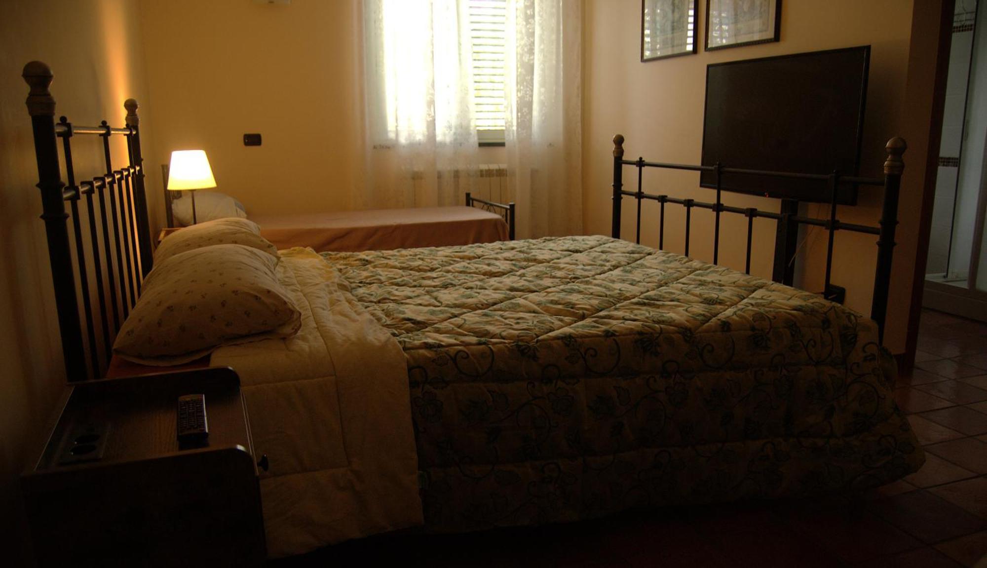 A Nespulara Bed and Breakfast Galati Marina Exteriör bild